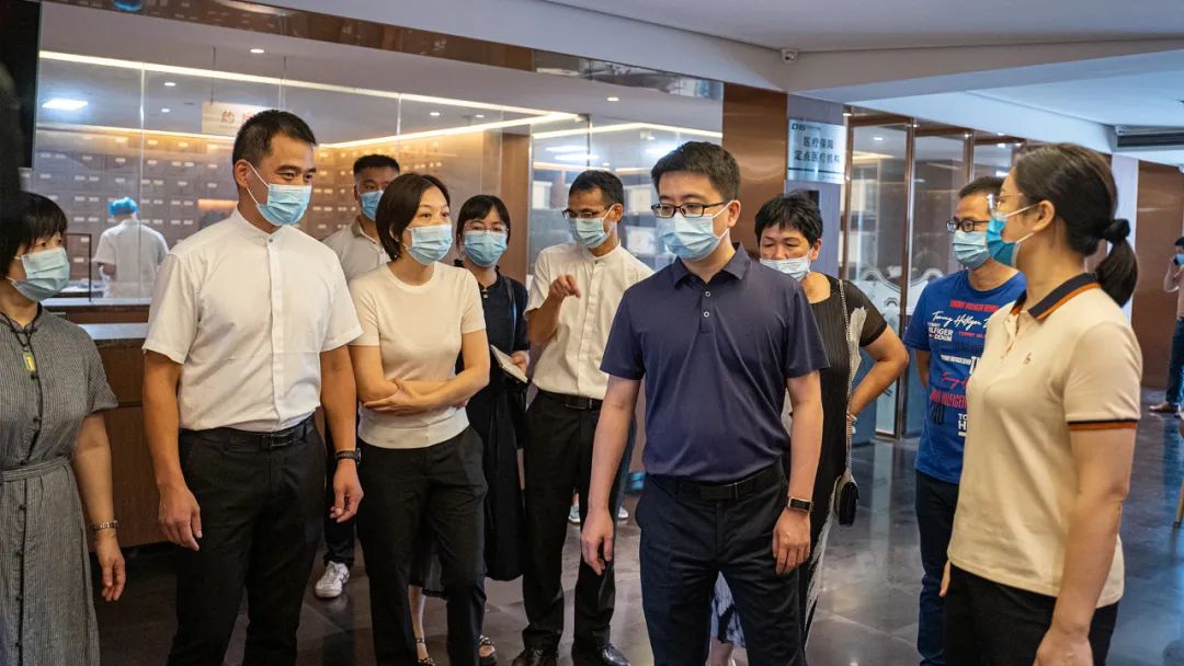 石狮市市长余志伟一行莅临大德康元考察调研